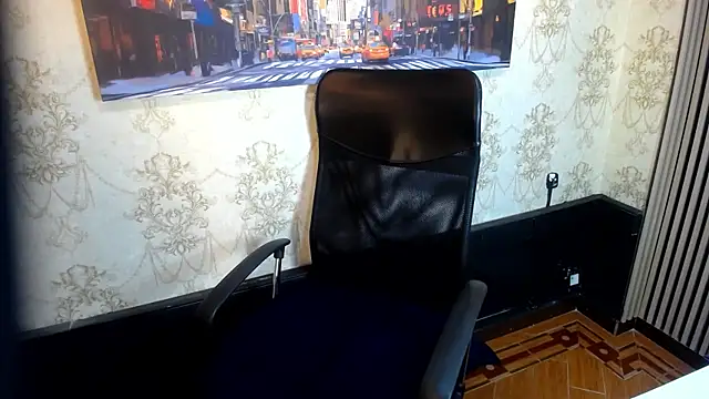 Holly Watson  online show from 07.24.26