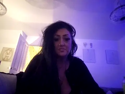 Snapshot of Angeldevlin81 chatting on 06.19.26 Angeldevlin81 online show from 06.19.26