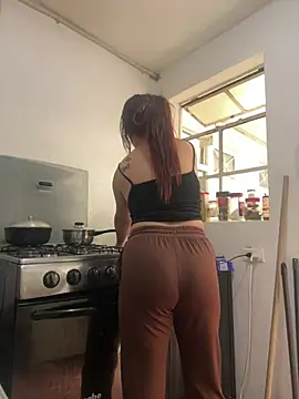 arilynn  online show from 07.28.26