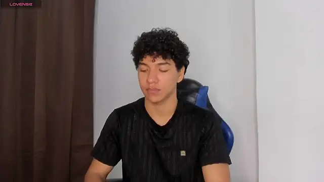 Maximiliano Young online show from 06.04.26