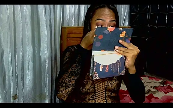 YourQueen Alyja online show from 07.02.26