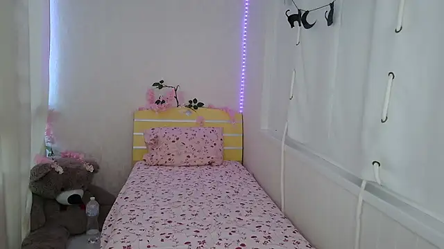 EmyHills online show from 06.14.26