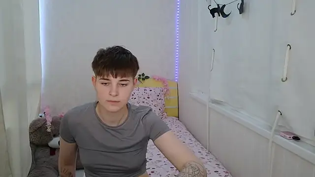 EmyHills online show from 06.18.26