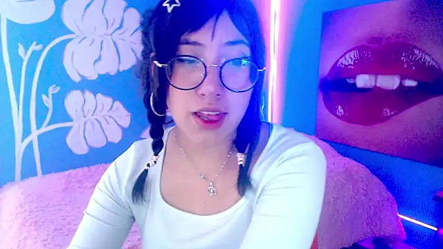 Snapshot of eli_doll chatting on 06.15.26 eli doll online show from 06.15.26