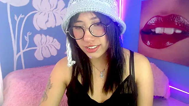 Snapshot of eli_doll chatting on 06.26.26 eli doll online show from 06.26.26
