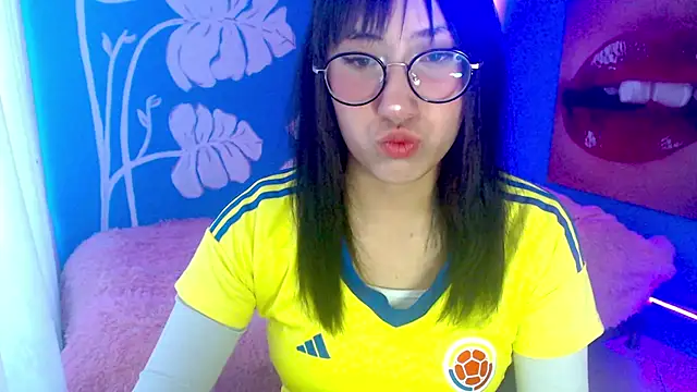 Snapshot of eli_doll chatting on 07.07.26 eli doll online show from 07.07.26