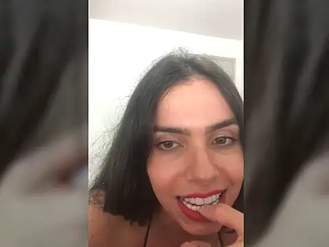 Snapshot of MarianeWilly chatting on 05.31.26 MarianeWilly online show from 05.31.26