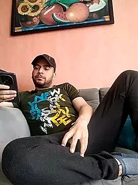 Snapshot of Chiricoca chatting on 07.18.26 Chiricoca online show from 07.18.26