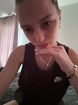 Snapshot of Milkaaaaaaa chatting on 06.17.26 Milkaaaaaaa online show from 06.17.26