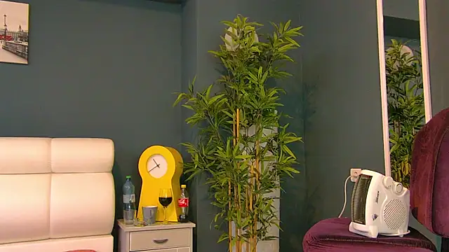 Tiny Tease online show from 07.28.26