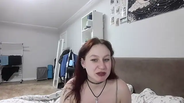 Snapshot of LoiseLovetto chatting on 06.13.26 LoiseLovetto online show from 06.13.26