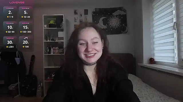 Snapshot of LoiseLovetto chatting on 06.28.26 LoiseLovetto online show from 06.28.26