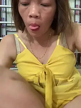 Emlyla online show from 06.11.26
