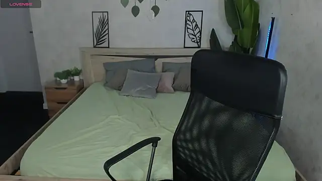 Violeta Paul online show from 06.08.26