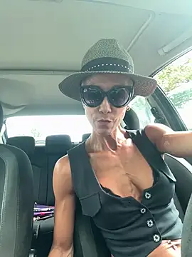Snapshot of GymQueenCarmen chatting on 06.06.26 GymQueenCarmen online show from 06.06.26