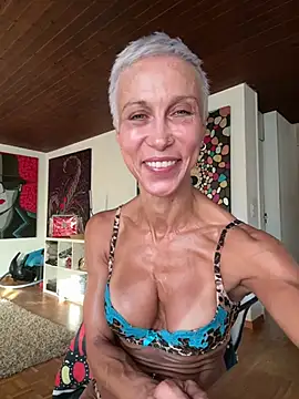 Snapshot of GymQueenCarmen chatting on 07.29.26 GymQueenCarmen online show from 07.29.26