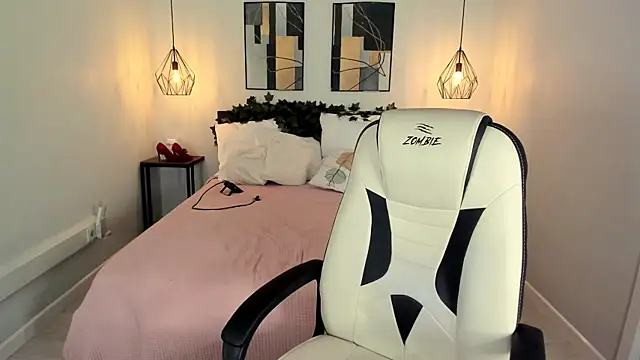 anita Hitteys online show from 07.12.26