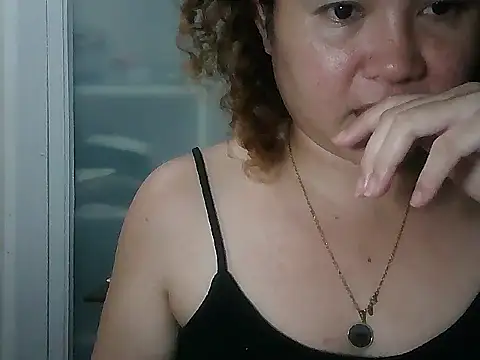 Snapshot of bitchychubby chatting on 06.25.26 bitchychubby online show from 06.25.26