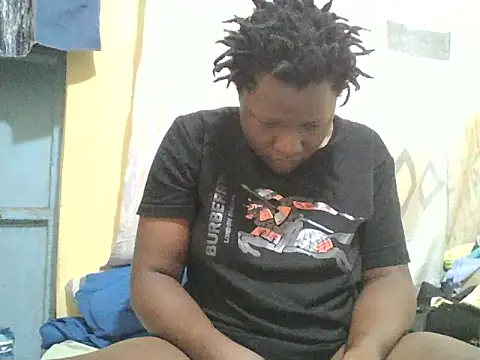 Snapshot of Ebony_creamie chatting on 06.12.26 Ebony creamie online show from 06.12.26