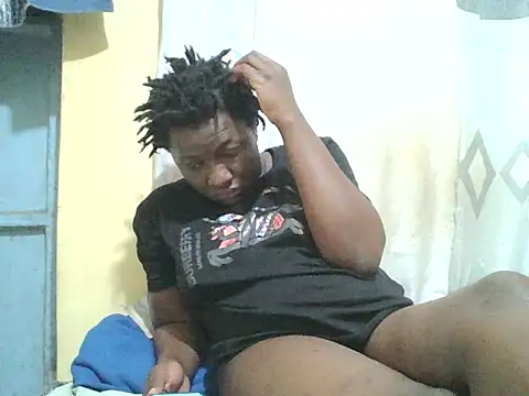 Snapshot of Ebony_creamie chatting on 06.12.26 Ebony creamie online show from 06.12.26