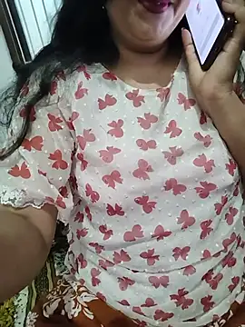 Snapshot of simran_khan90 chatting on 06.02.26 simran khan90 online show from 06.02.26