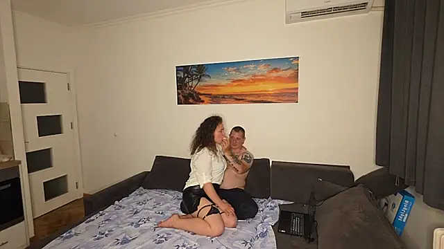Desire Couple  online show from 06.05.26