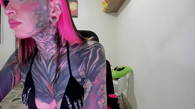 Nickidoll66  online show from 07.05.26