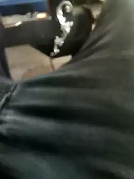 Snapshot of Singlemaleforcouples chatting on 12.24.24 Singlemaleforcouples online show from 12.24.24