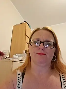 Snapshot of Naughtybutnicedaisy chatting on 06.27.26 Naughtybutnicedaisy online show from 06.27.26