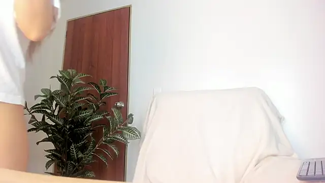 AbbyLancaster online show from 06.04.26