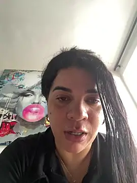 Siri Luxx online show from 06.16.26