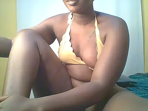 Snapshot of laura_9394 chatting on 06.08.26 laura 9394 online show from 06.08.26