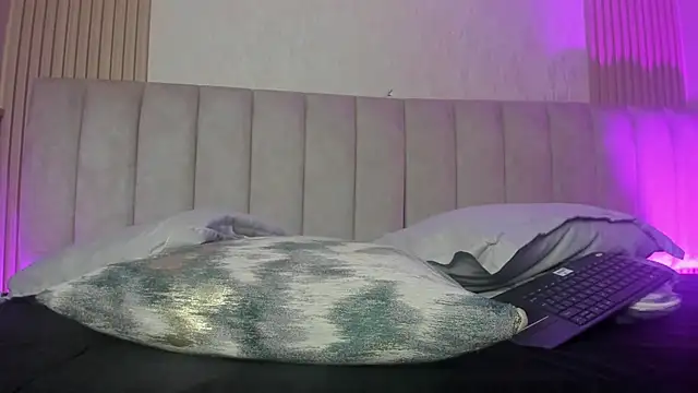 julimonroe  online show from 07.09.26
