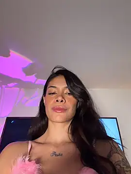 Snapshot of SiennaLuvs chatting on 07.13.26 SiennaLuvs online show from 07.13.26