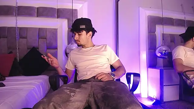 LucasThomson  online show from 06.21.26