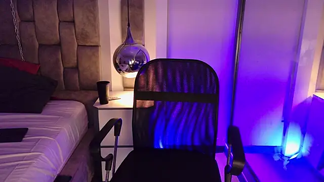 LucasThomson  online show from 06.24.26