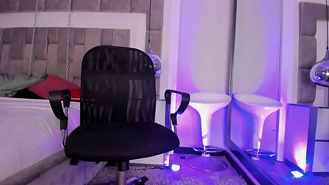 LucasThomson  online show from 07.22.26