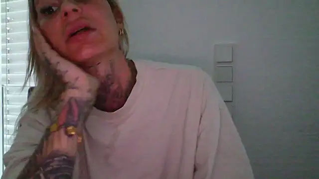 Snapshot of Sierablum chatting on 06.20.26 Sierablum online show from 06.20.26
