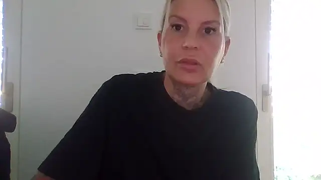 Snapshot of Sierablum chatting on 06.22.26 Sierablum online show from 06.22.26