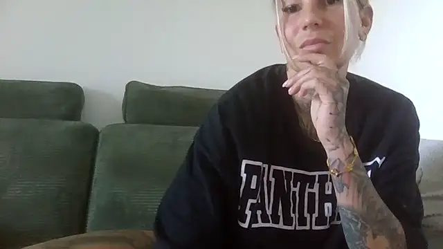 Snapshot of Sierablum chatting on 07.03.26 Sierablum online show from 07.03.26