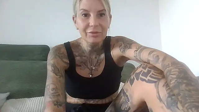 Snapshot of Sierablum chatting on 07.05.26 Sierablum online show from 07.05.26