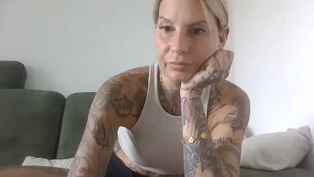 Snapshot of Sierablum chatting on 07.07.26 Sierablum online show from 07.07.26