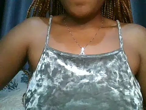 Snapshot of CreamyQueen254 chatting on 07.17.26 CreamyQueen254 online show from 07.17.26