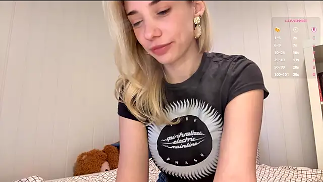Snapshot of OlyMayer chatting on 07.14.26 OlyMayer online show from 07.14.26
