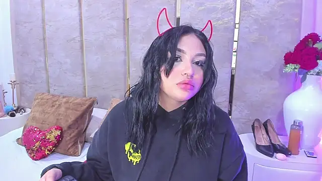 NaomiWhite  online show from 07.27.26