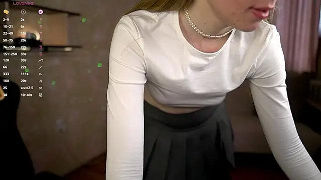 Snapshot of sweet_michellle chatting on 07.18.26 sweet michellle online show from 07.18.26