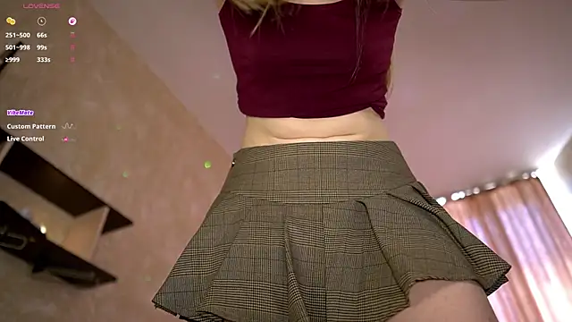 Snapshot of sweet_michellle chatting on 07.20.26 sweet michellle online show from 07.20.26