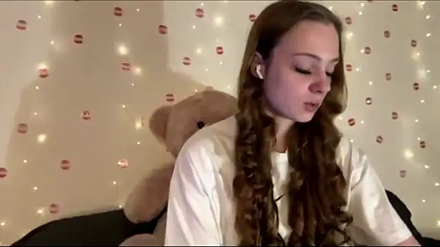 itskylieee online show from 07.26.26