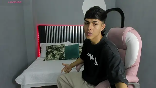 Axel Mendozaa online show from 06.10.26