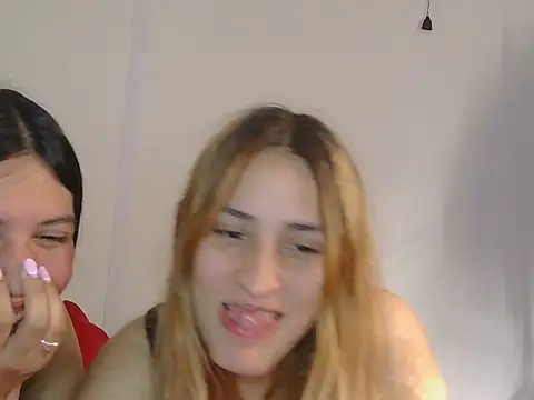 Snapshot of sweet_melatina chatting on 07.16.26 sweet melatina online show from 07.16.26